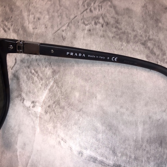 New & Authentic Prada SPR 20S-F Sunglasses - Picture 5 of 5